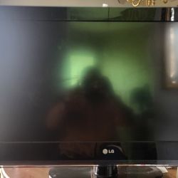 32INCH LG TV 