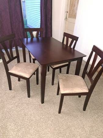 5 pc. Dining/Kitchen table set w/4 chairs! Wood! New!Â