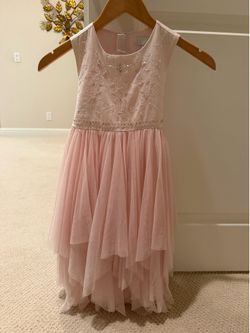 Girls beautiful dress size 6 (LIKE NEW)