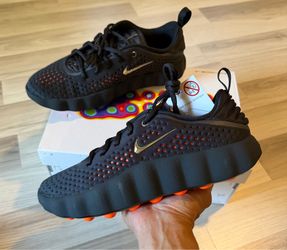 Nike Mind 002 Black Hyper Crimson