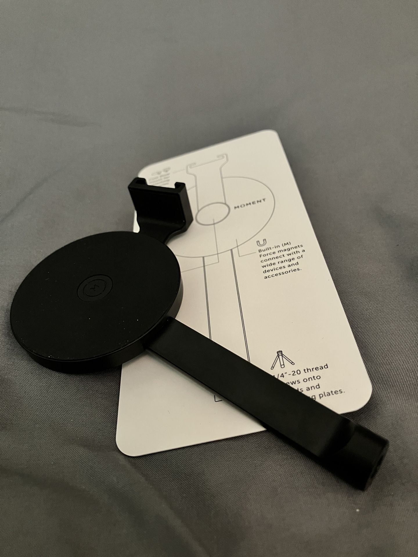 Tripod mount For Mag Safe