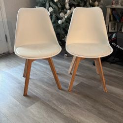 2 White Chairs