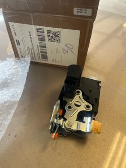 Left GMC CHEVY rear door power lock latch