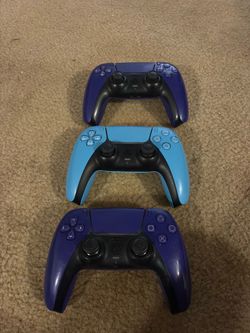 PS5 controllers