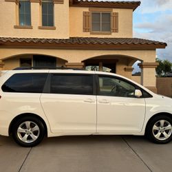 2012 Toyota Sienna