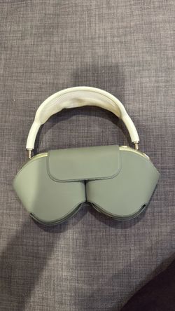 AirPod max TRADE