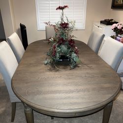 Restoration Hardware Dinning Table Set 