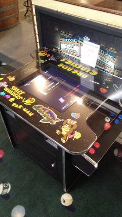 Cocktail arcade game