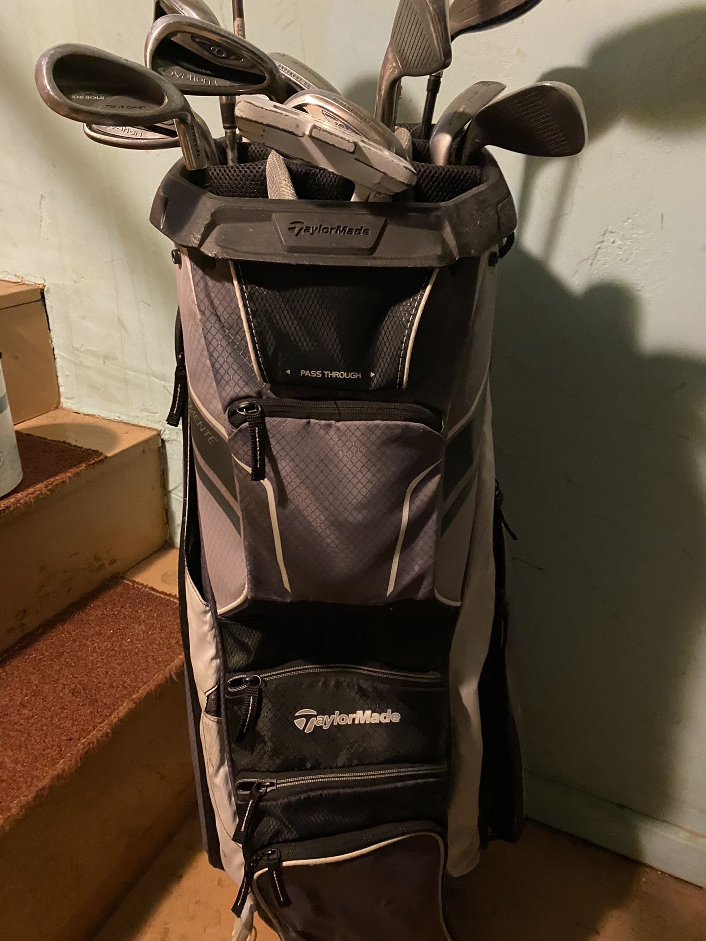 Women’s TaylorMade Golf Bag and Clubs with Addams Irons + Tour Edge Putter 