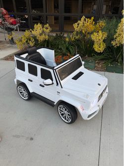 Kids electric control or pedal mercedes AMG