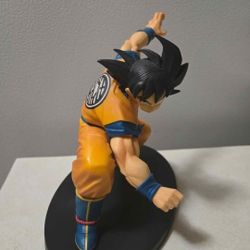 Goku Statue 