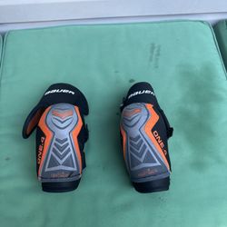 Bauer Shoulder Pads
