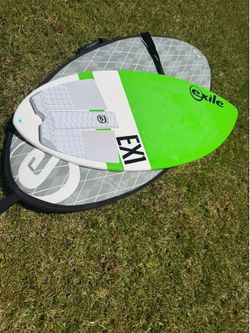 Exile skimboard with bag