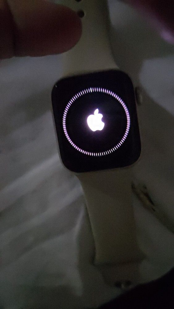 Apple Watch SE 3 GPS  $100.00