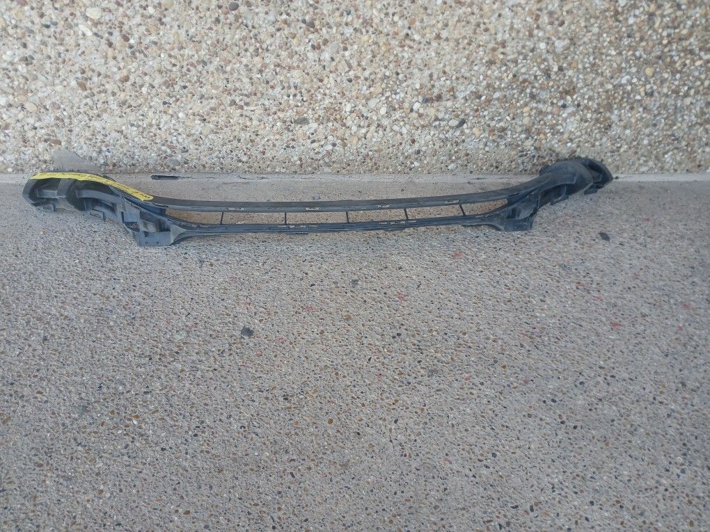 2015-20 Mercedes Benz C-Class Front Lower Support 