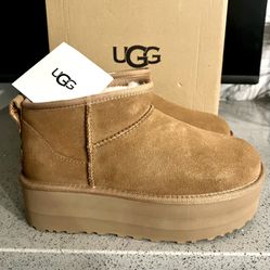 Ugg Woman’s Size’s 8  Chestnuts Platform 👢