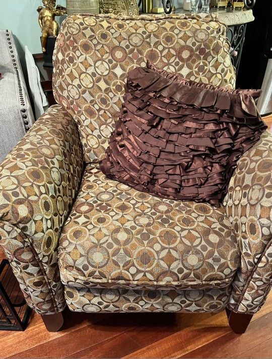Recliner Sofa Chair With Pillow