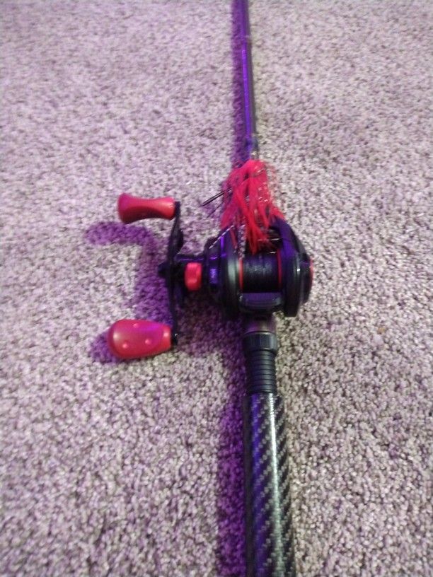 Abu Garcia Baitcaster With Carbon Fiber Pole