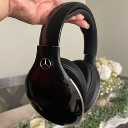 Mercedes Benz 2023 Headphones