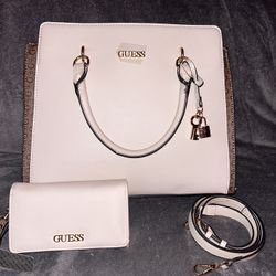 New Guess Purse And Wallet