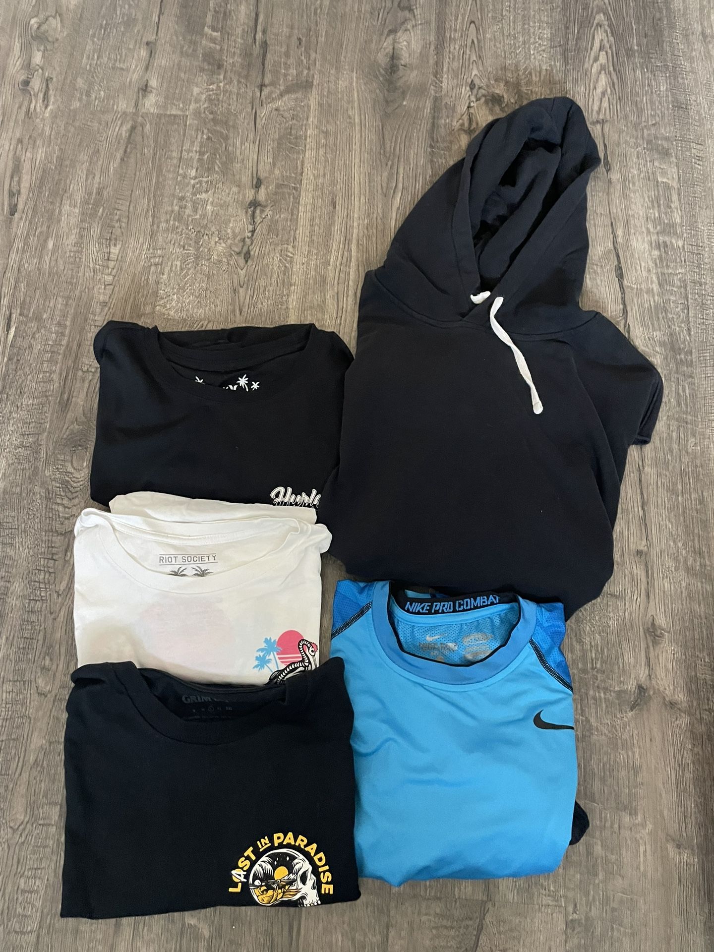 Men’s size L top Clothing bundle