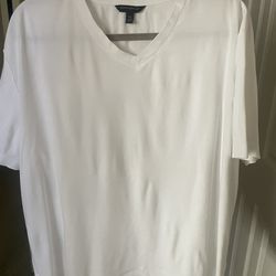 Banana Republic White Luxe Touch V Neck  T-Shirt Xl
