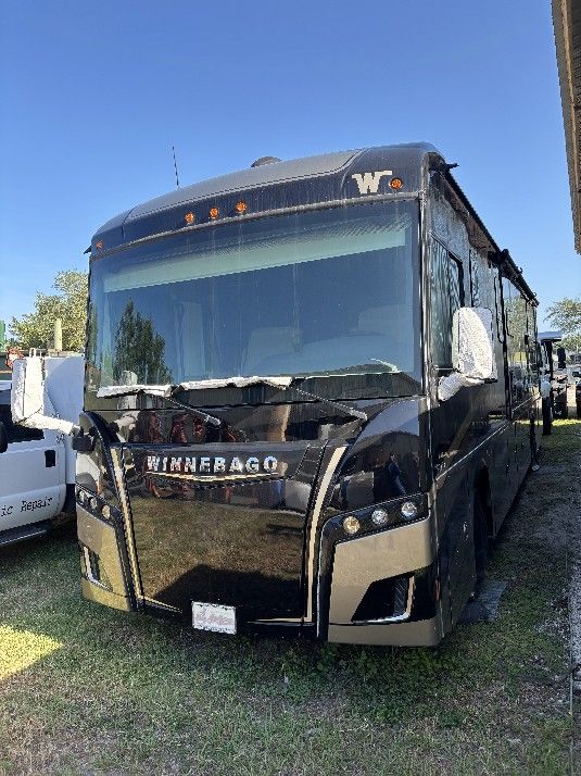 2022 Winnebago Forza 36H