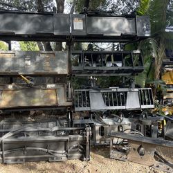 Skid Steer Grapple Buckets And 4 In 1 Buckets For Bobcat Caterpillar John Deere Kubota Case 