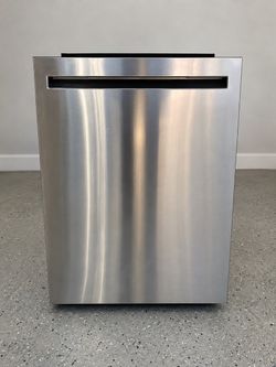 LG Dishwasher - Like New