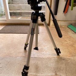 Manfrotto video tripod