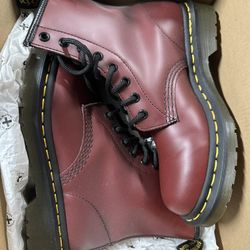 Women’s Dr Martens 