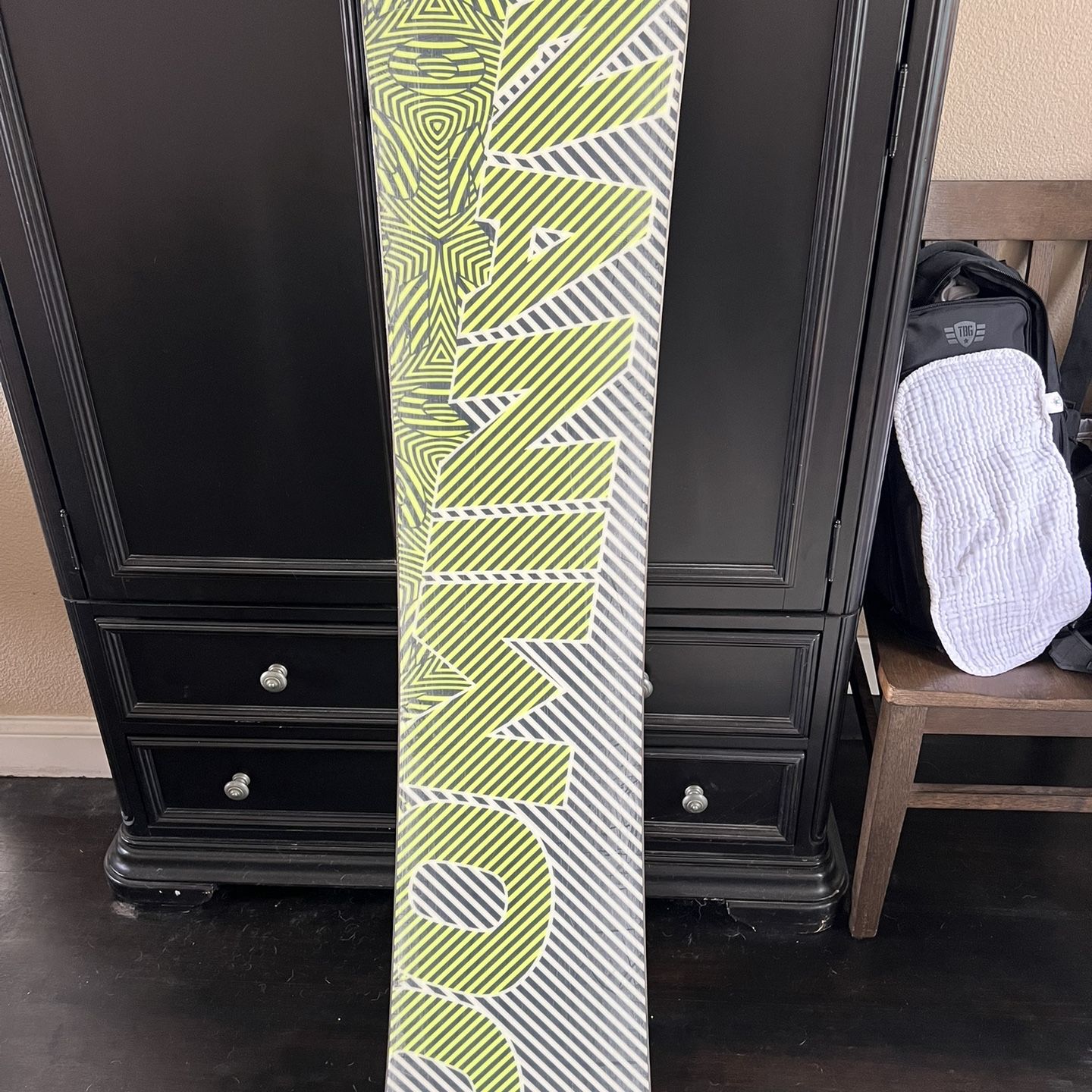156 Burton Dominant Board Snowboard Green Neon Lime Yellow for