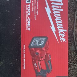 Milwaukee M18 Light New