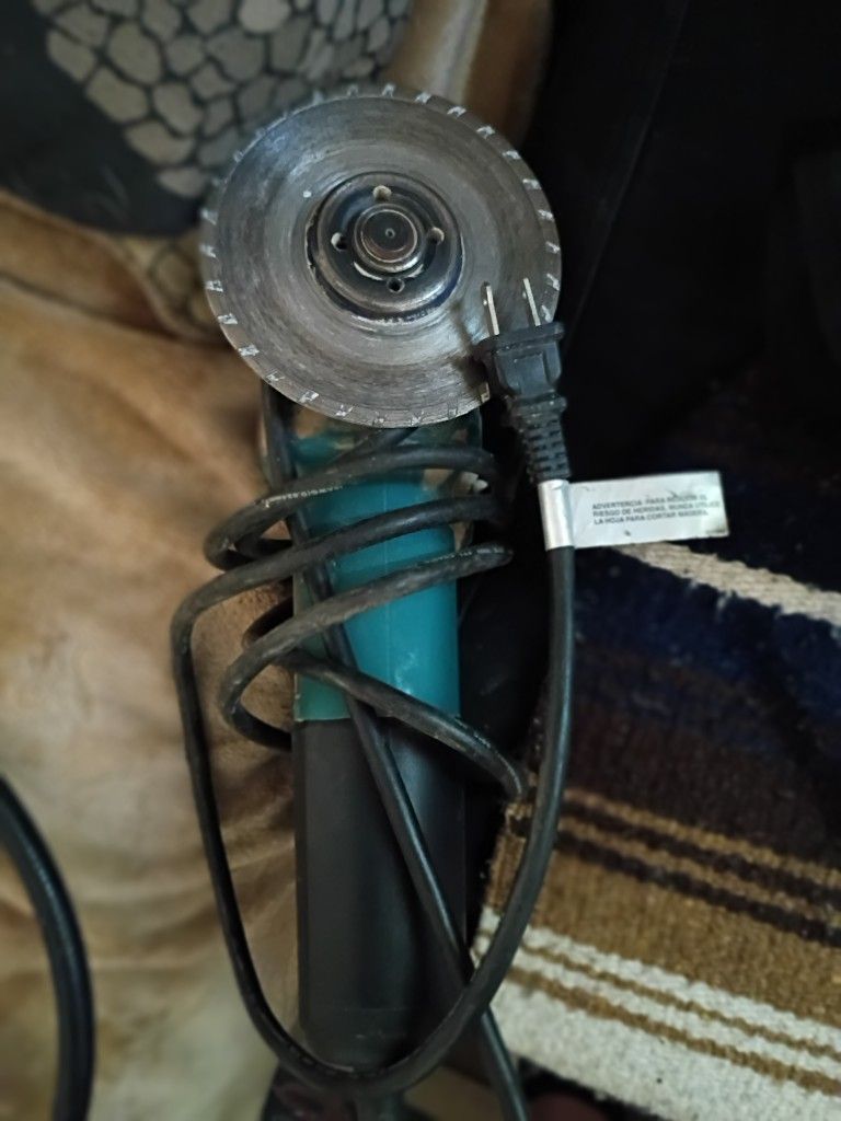 Makita Grinder
