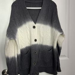Cozy Gradient Knit Cardigan with Pockets – Cable Pattern Sweater