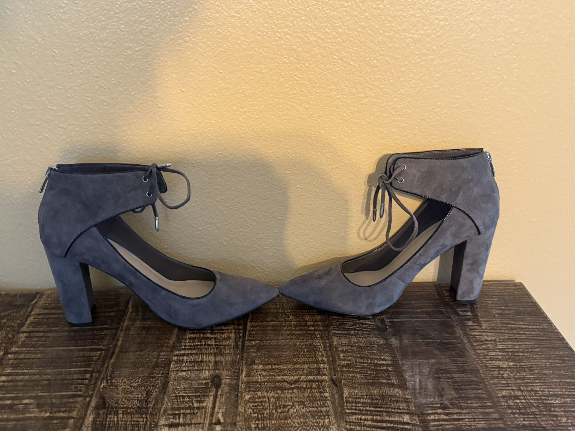 Pre-loved Marc Fisher 9.5 Women's   Heels Comes With The Original Box 📦