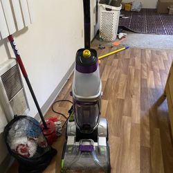 Bissell Proheat2x Revolution Pet Pro Carpet cleaner