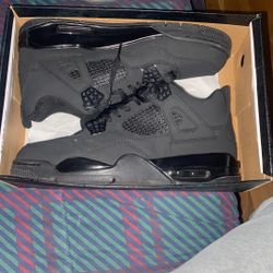 Black Cat Jordan 4