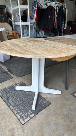 Drop leaf table