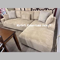 Beautiful 2-Pc Sectional Sofa Set 