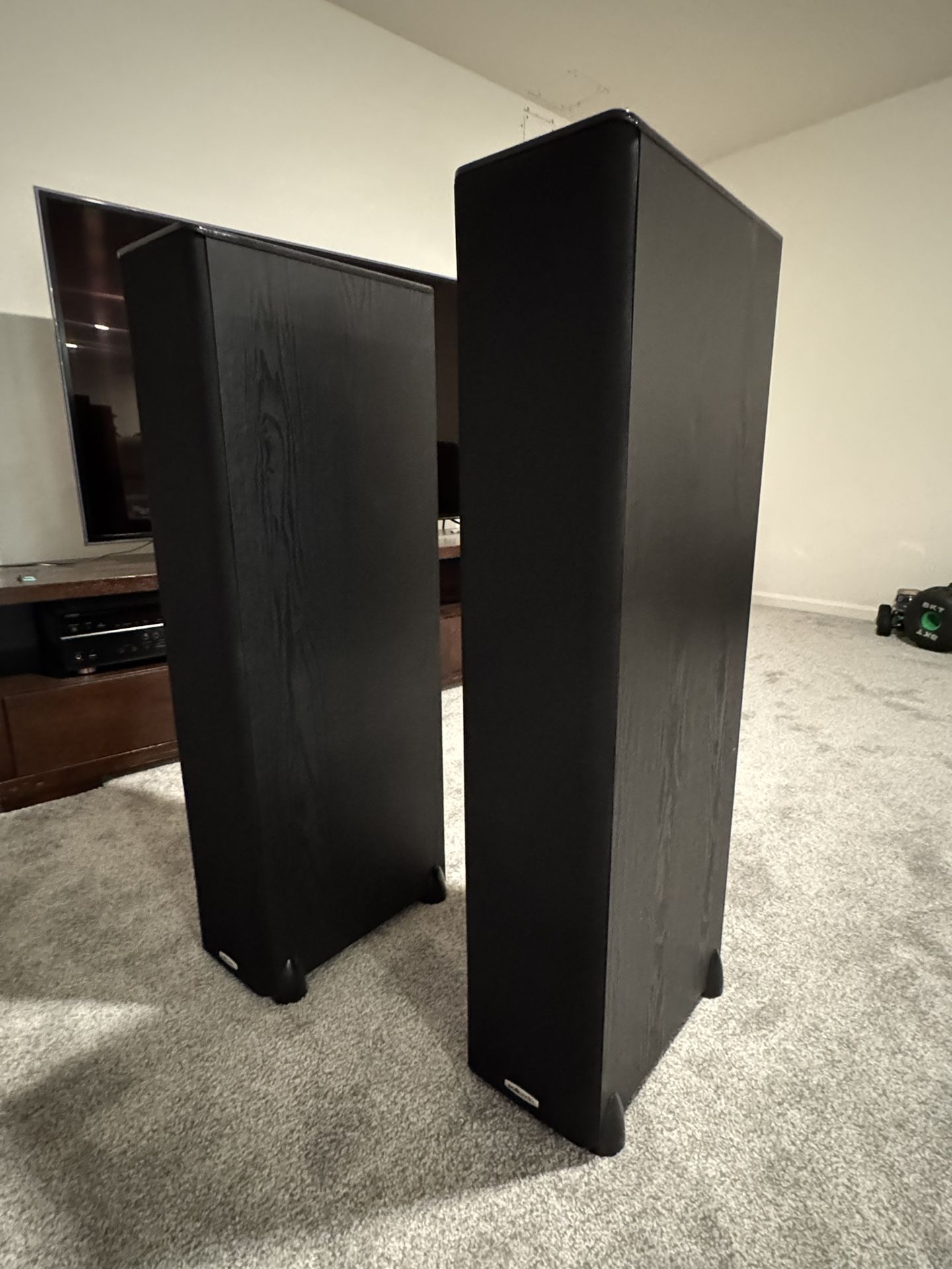 Polk Audio TSi400 tower speakers