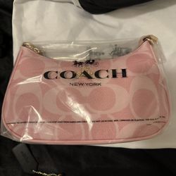 Coach Teri Shoulder Bag Pink