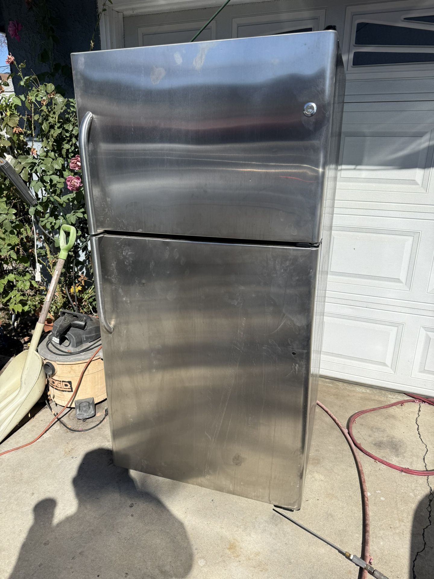 GE Refrigerator 