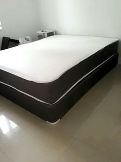 NEW QUEEN-SIZE MATTRESS AND BOX SPRING - 2PC