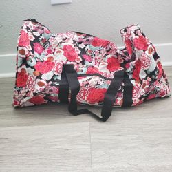 NWOT White/Pink Floral Duffel Bag Light Weight. zip Up W/ 2 Handle Straps