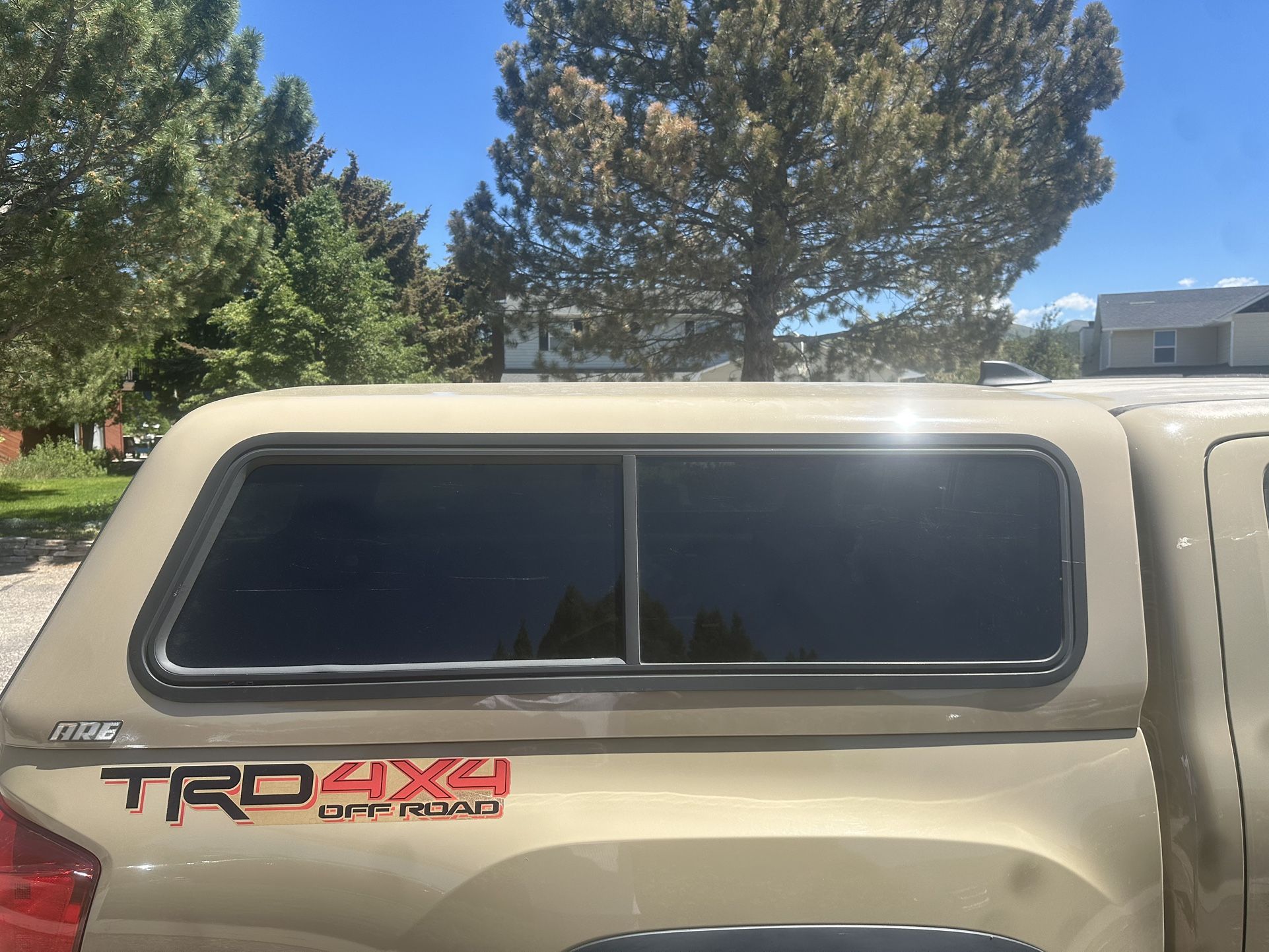 TOYOTA TACOMA - ARE TRUCK CAP