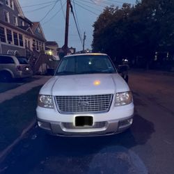 2005 Ford Expedition – 4-Door SUV