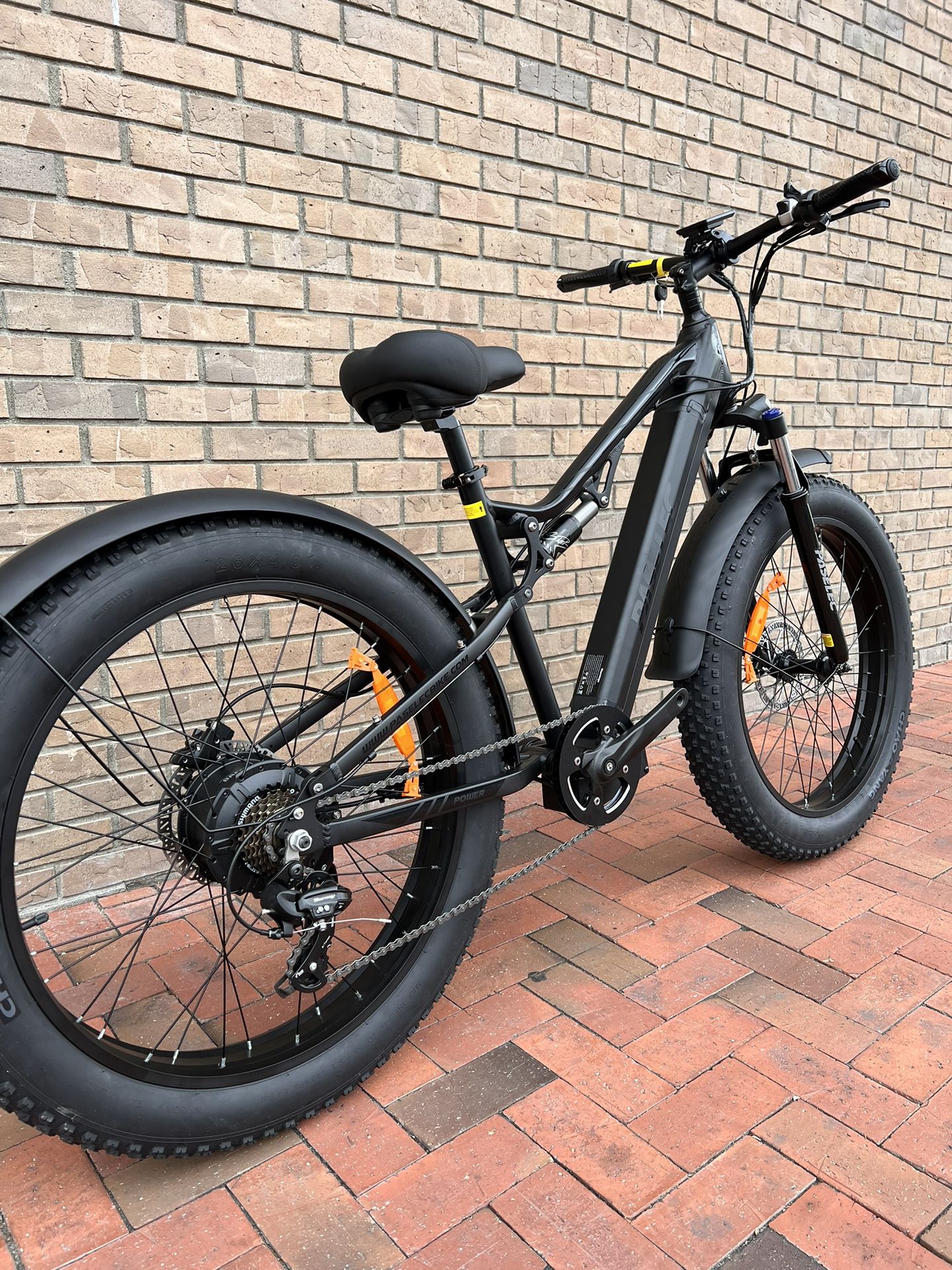 900/750 Watt Electric Fat Tire Mountain Bike (26x4.0), 30mph, 40 Mile Distance-Red Or Black