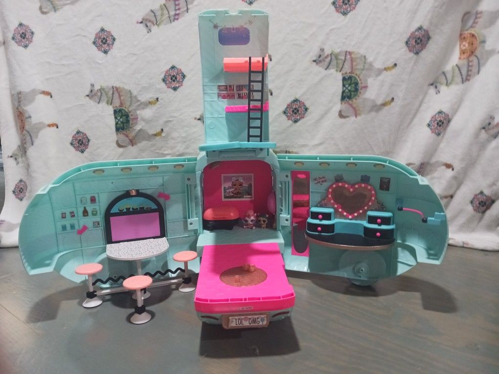 LOL Surprise OMG Glamper