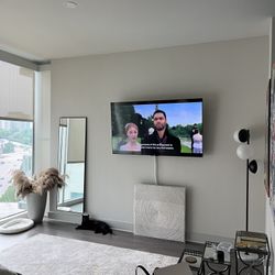 65” ROKU TV - LIKE NEW 